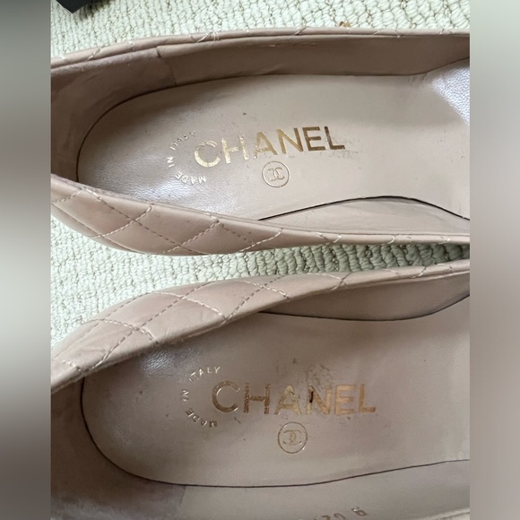 🔴Authentic CHANEL Classic Calf Leather Cream / Beige Heel shoes / Pump 🔴 - Picture 10 of 13